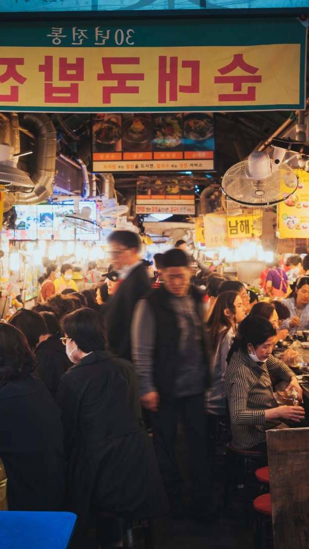Per 2 giorni, il mercato più insolito di Berlino si trasforma in un angolo di Seul con la sfida dei ramen da 10 secondi e la possibilità di vincere un volo per la Corea