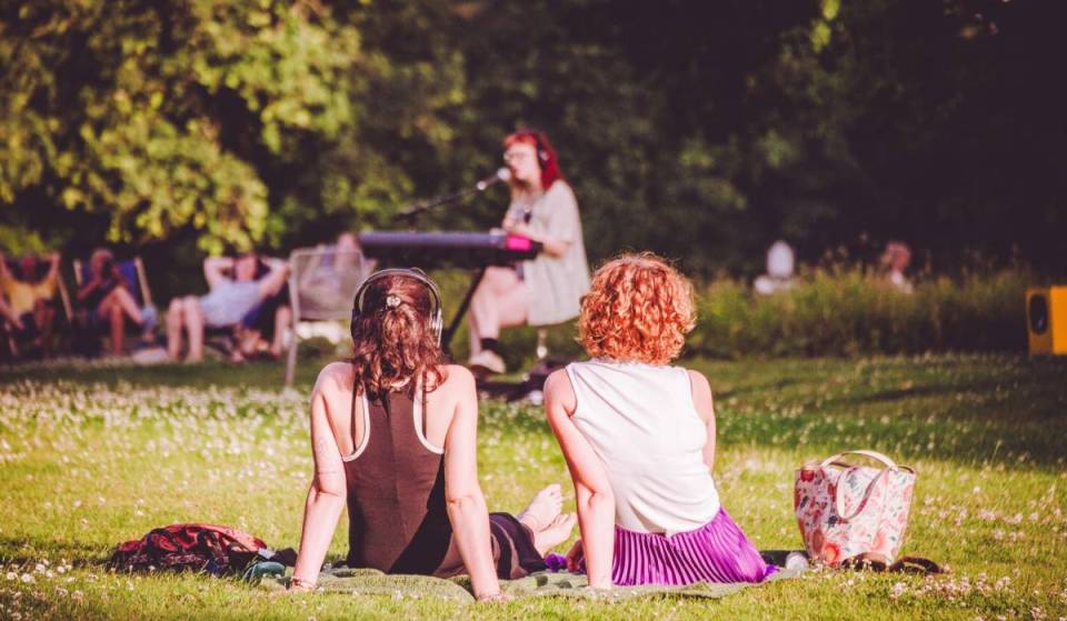 Ne hai abbastanza dello stress di Berlino? Concediti una pausa e vai gratis (solo il 5 luglio!) al Britzer Garten. Stacca la spina e ricaricati con un programma rilassante per tutti