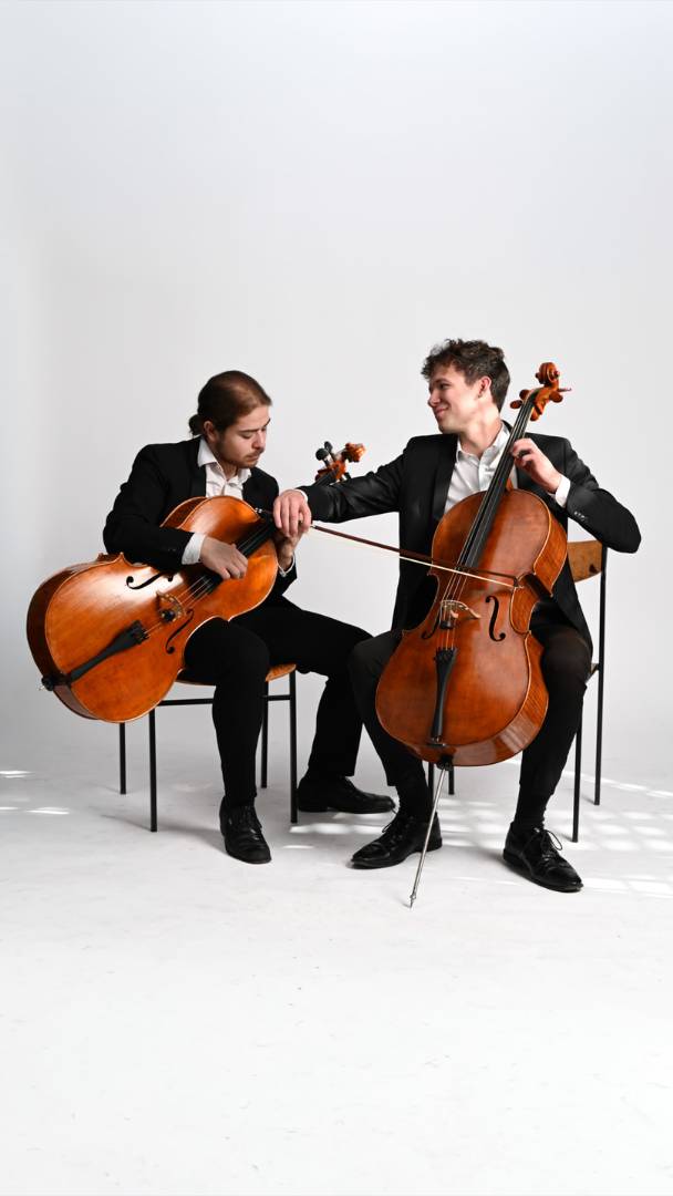 Quando la musica classica incontra il pop: il CelloDuo regala ai tuoi brani preferiti un suono completamente nuovo