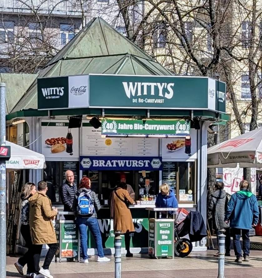 Il currywurst biologico di Witty’s a Wittenbergplatz