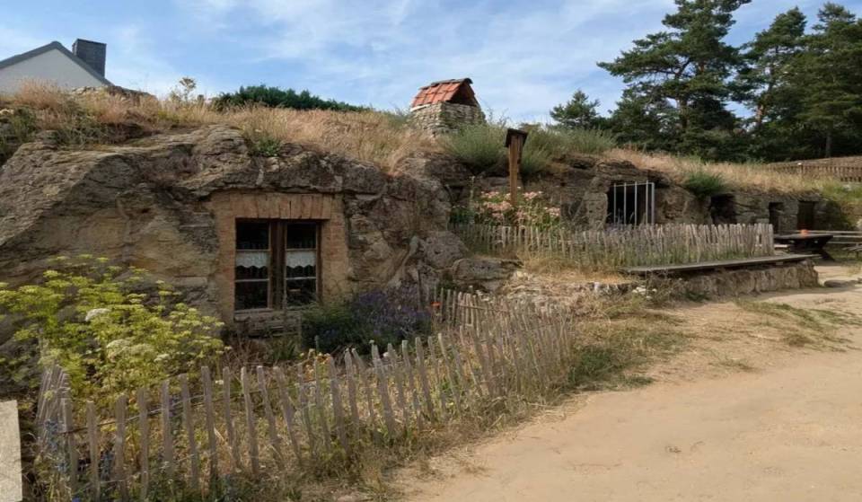 A 2 ore da Berlino troverete 12 abitazioni rupestri che ricordano le case degli Hobbit e sono ancora arredate con i mobili originali del XIX secolo