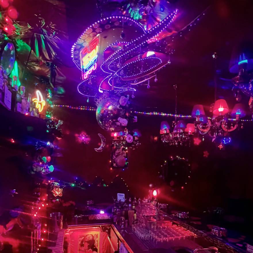 Die Queere Bar Roses in Kreuzberg