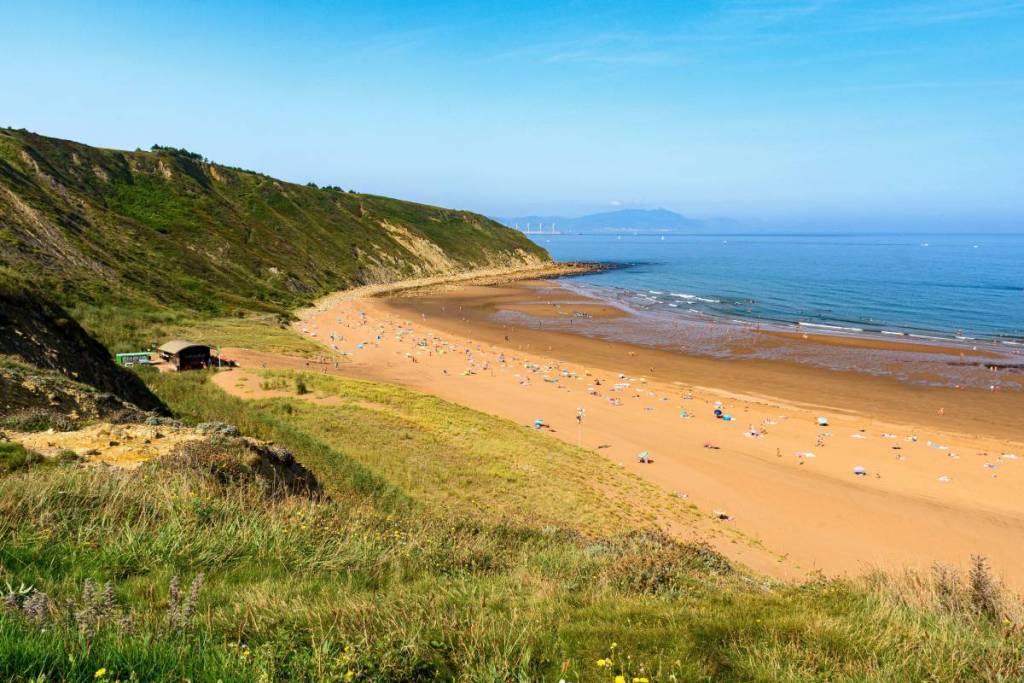Die Playa de Sopelana in der Nähe von Bilbao