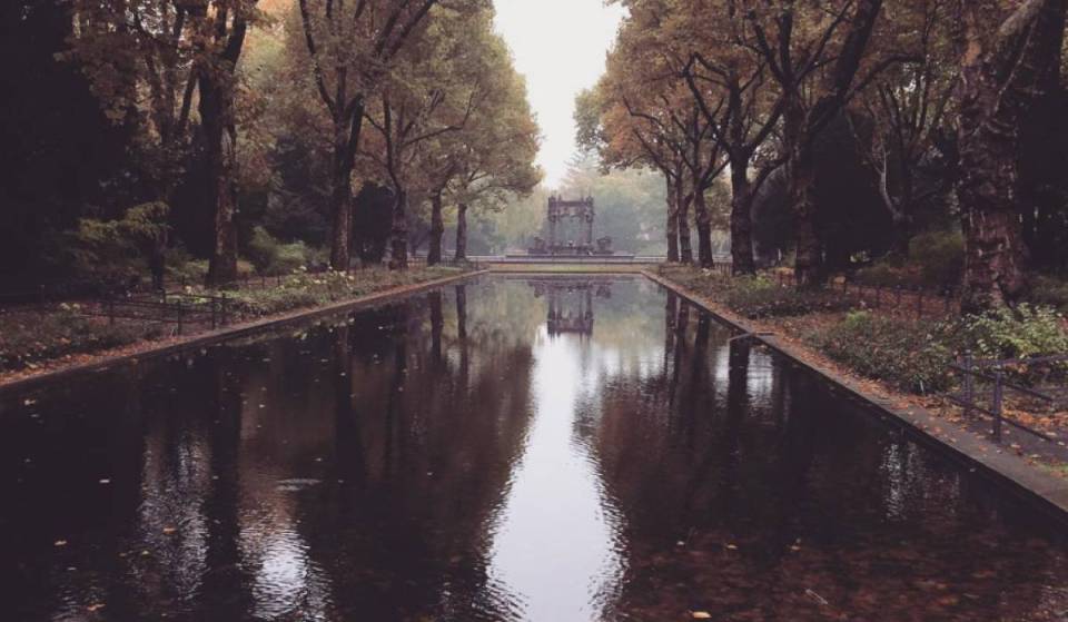 Desde el estanque «Spiegelteich» hasta los motivos de cuento de hadas: por qué el histórico Schulenburgpark es un auténtico secreto bien guardado de Neukölln