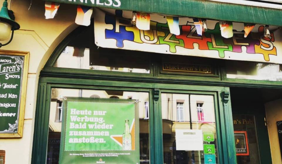 Nicht nur in New York: In diesem Berliner Pub trinken Fans wie in ihrer Lieblingsserie „How I Met Your Mother“ – und sogar Jason Segel war hier schon zu Gast