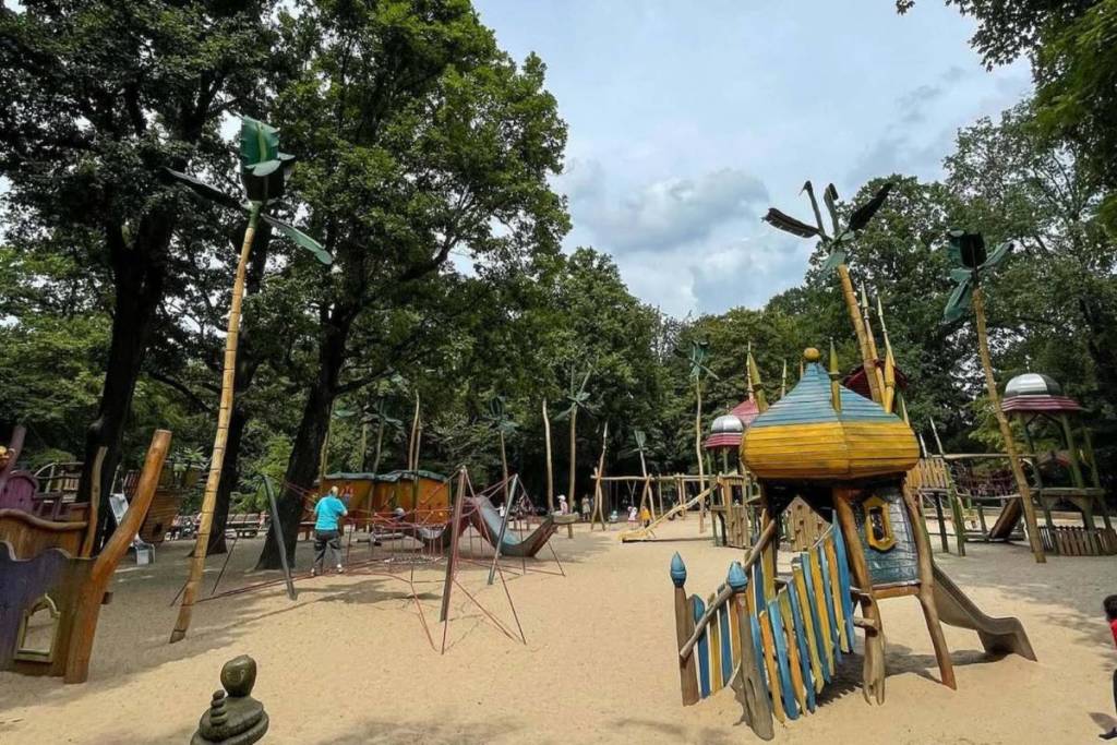 Parque infantil «Las mil y una noches»