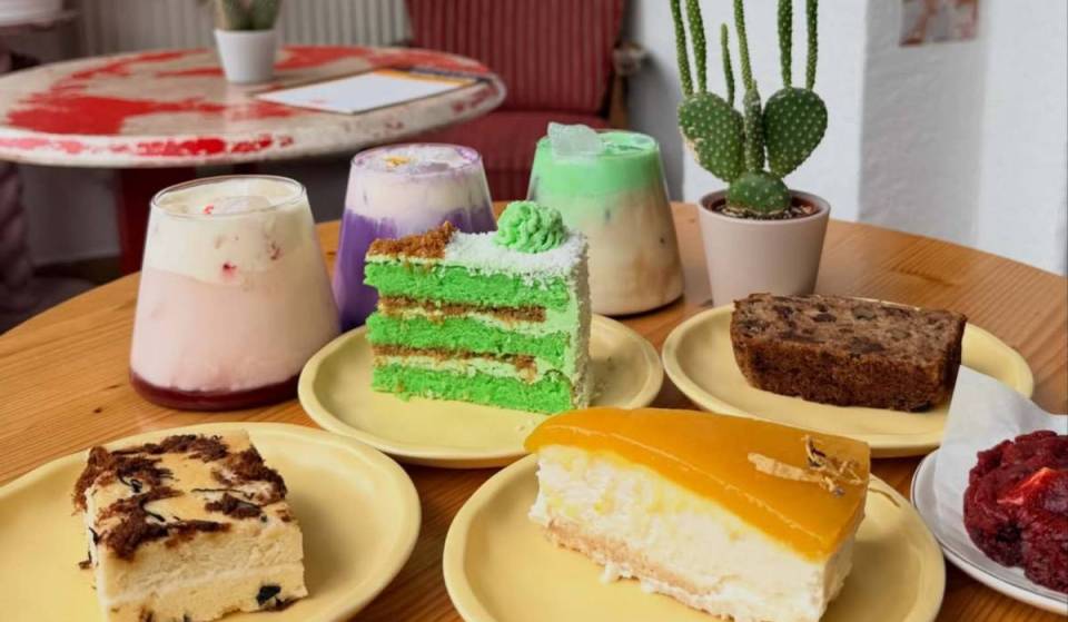 Dit nieuwe Indonesische café in Berlijn biedt Klepon-cake, Ube Mochi-cake en meer voor minder dan 6 €