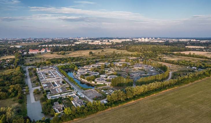 Ein Ort der Superlative und Hoffnung: Am Stadtrand von Berlin befindet sich auf einer Fläche von 16 Hektar Europas größtes Tierheim – mit rund 1.300 Tieren, die ein Zuhause suchen