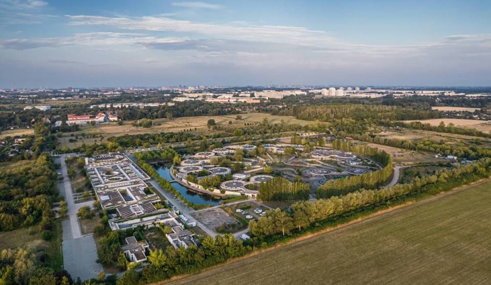Un lieu de superlatifs et d’espoir : à la périphérie de Berlin, sur une superficie de 16 hectares, se trouve le plus grand refuge pour animaux d’Europe – avec environ 1 300 animaux à la recherche d’un foyer