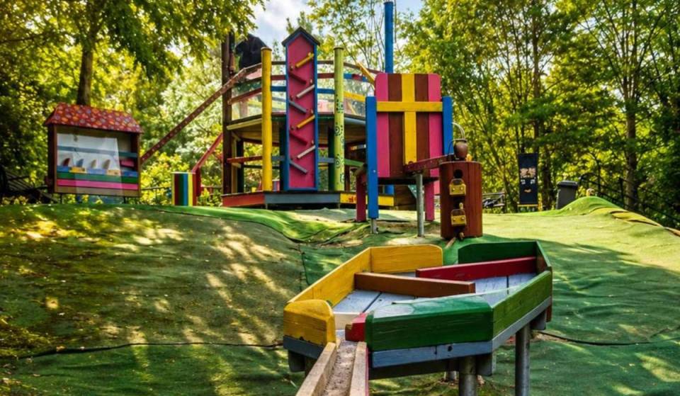 Nur 45 Minuten von Berlin gelangt ihr zu einem 69 Hektar großen Erlebnispark mit fast 100 Saurierfiguren im Urzeitbereich &amp; insgesamt 600 Tieren