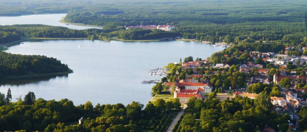 De stad Rheinsberg en de Grienericksee