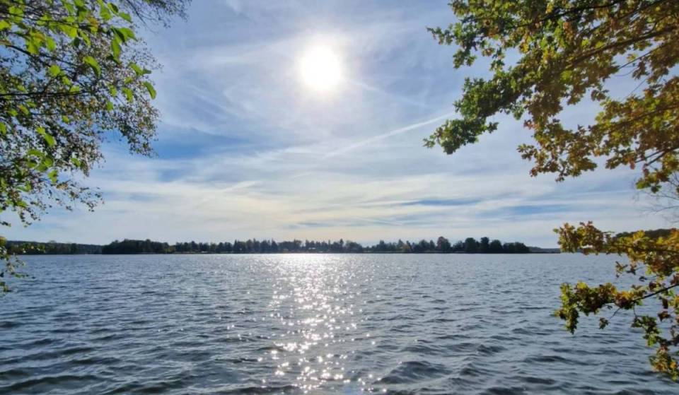 Rund 35 Minuten von Berlin liegt eine 9-km-Wanderstrecke, die 2 Seen, Klarwasser- &amp; Moorseen, seltene Sandtrockenrasen sowie eine historische Zugbrücke verbindet