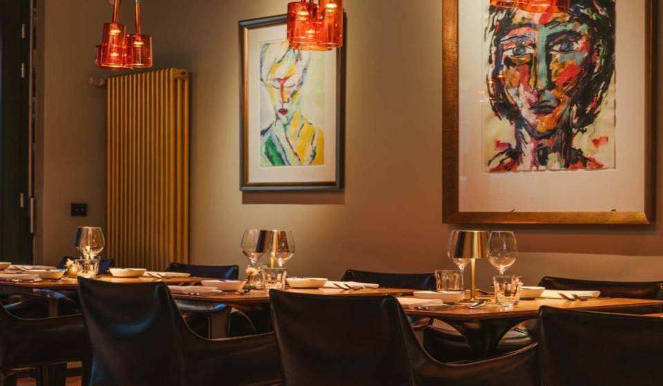 Mitten in Berlin steht ein modernes Restaurant, das von einem legendären, 20 m² großen Kiosk inspiriert ist, wo Konrad Adenauer seine Tageszeitung holte und Helmut Kohl frische Brötchen
