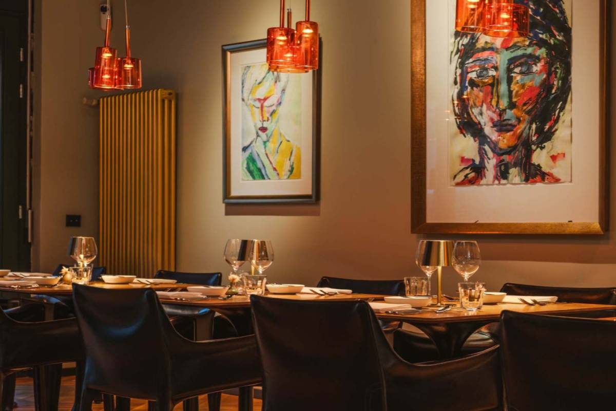 Right in the heart of Berlin stands a modern restaurant inspired by a legendary 20-square-meter kiosk where Konrad Adenauer picked up his daily newspaper and Helmut Kohl bought fresh rolls