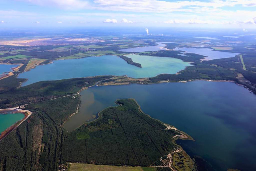 Vista aérea de la región de los lagos de Lausitz.