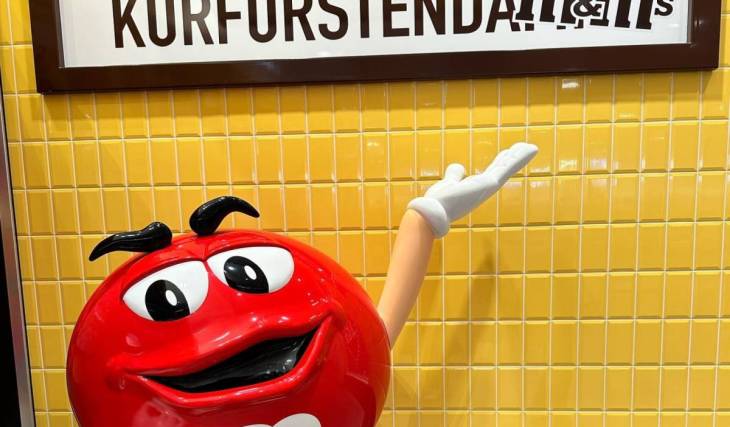Après 5 ans d’activité, le premier M&M’S Store d’Europe continentale, qui s’étend sur plus de 3 000 m² et 3 étages – et qui abritait autrefois le tout premier M&M’S Café au monde –, fermera ses portes à la fin du mois.