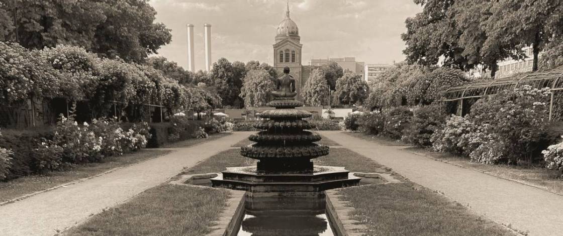 1802 wurde dieser vergessene Berliner Stadtteil nach Königin Luise benannt, zählte 1900 rund 300.000 Einwohner und verschwand nur 20 Jahre später vollständig von der Karte