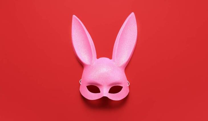 Ein neuer pinkfarbener Fetischclub hat in Berlin eröffnet: Mit 2 Dancefloors, mehreren Playrooms, 3 Bars und einem Außenbereich entsteht ein neues Zuhause für die Community
