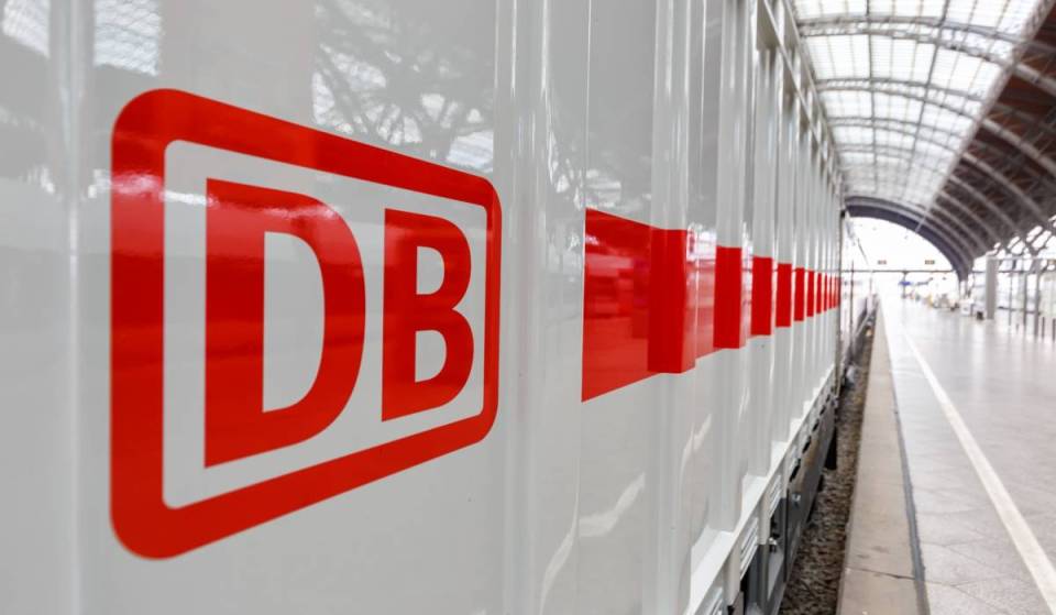 Ab sofort im Verkauf: Der neue DB-Fahrplan startet am 13. Dezember, der Sparpreis bleibt bei 6,99 € und Monatskarten werden ab dem 21. Oktober 25 % billiger