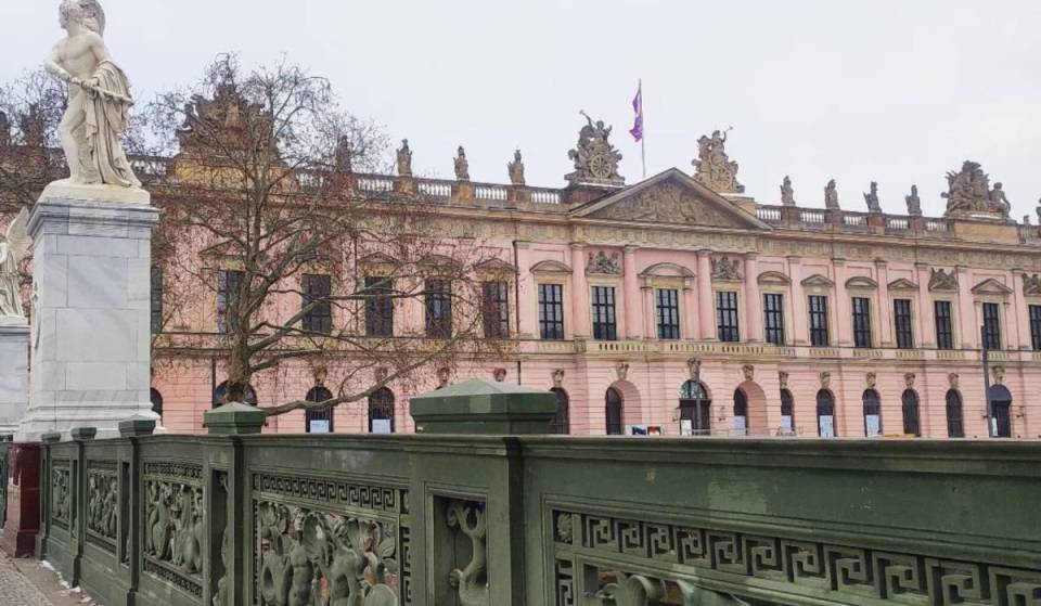 1834 wurde mitten in Berlin ein klassizistischer Palais für einen der mächtigsten Männer Europas, den späteren ersten Deutschen Kaiser, errichtet – 200 Jahre später studieren hier angehende Juristen