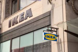 1993 stauten sich in Waltersdorf Tausende Autos vor dem ersten IKEA Ostdeutschlands; 33 Jahre später hat es mit 25.000 m² fast doppelt so viel Verkaufsfläche