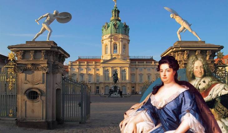 1705 starb Königin Sophie Charlotte mit 36 Jahren und ihr Mann benannte ihr Berliner Schloss nach ihr; 321 Jahre später heißt es noch so und ihr könnt es besichtigen