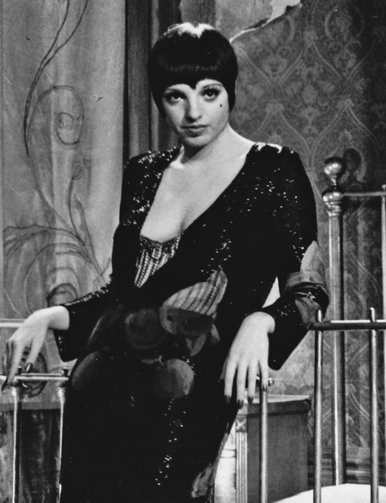 Liza Minnelli in ihrer Rolle als Sally Bowles im Film Cabaret