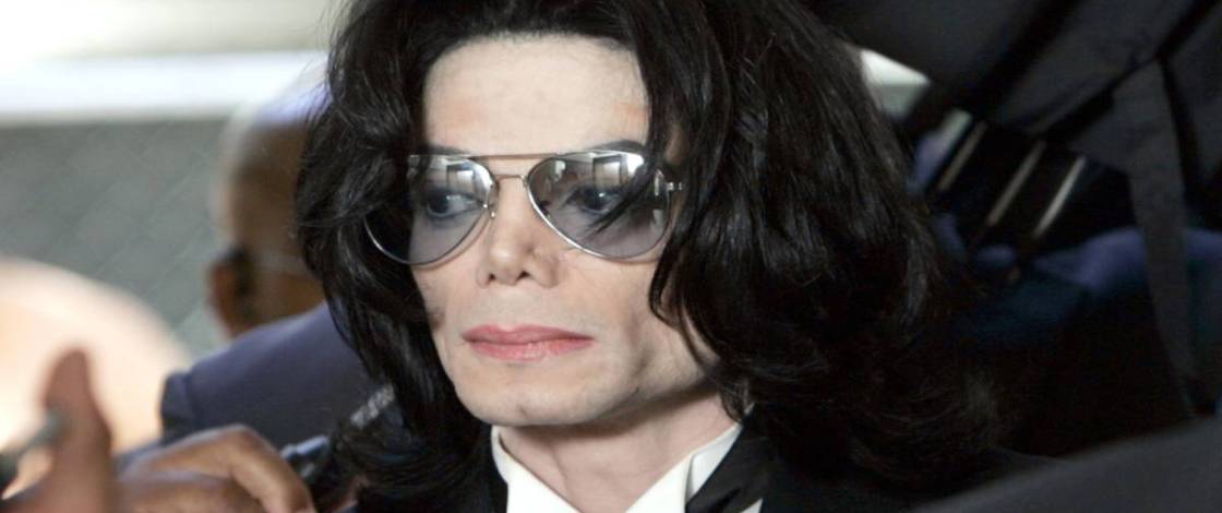 2002 sorgte Michael Jackson auf dem Balkon des Hotel Adlon für weltweite Schlagzeilen – 20 Jahre später erklärt der Hoteldirektor, wie einer der größten Skandale des King of Pop zur Bekanntheit des Hotels beitrug