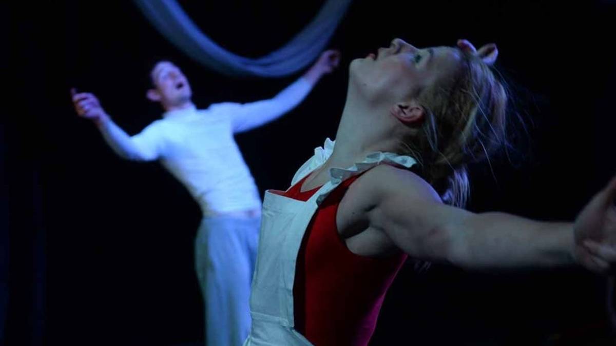 Circus performers for TILT
