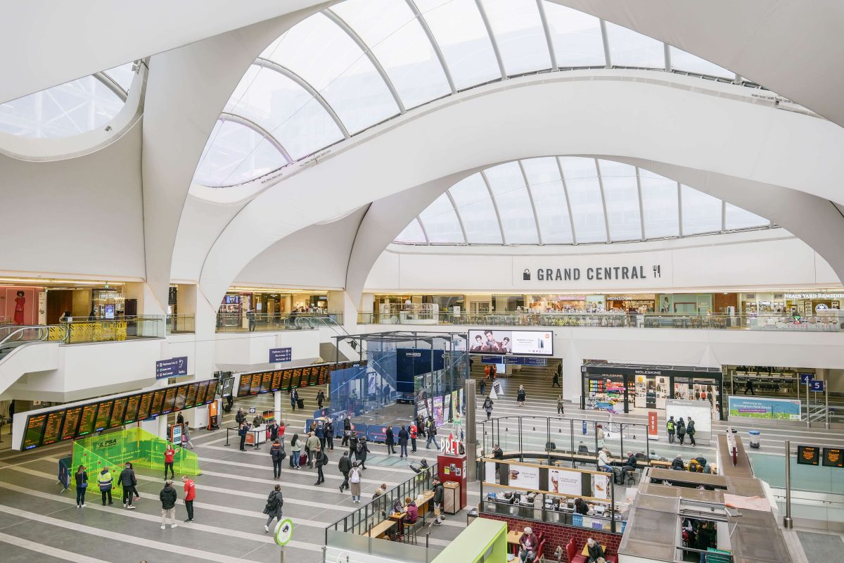 An All Glass Squash Court Has Arrived In Birmingham New Street Station