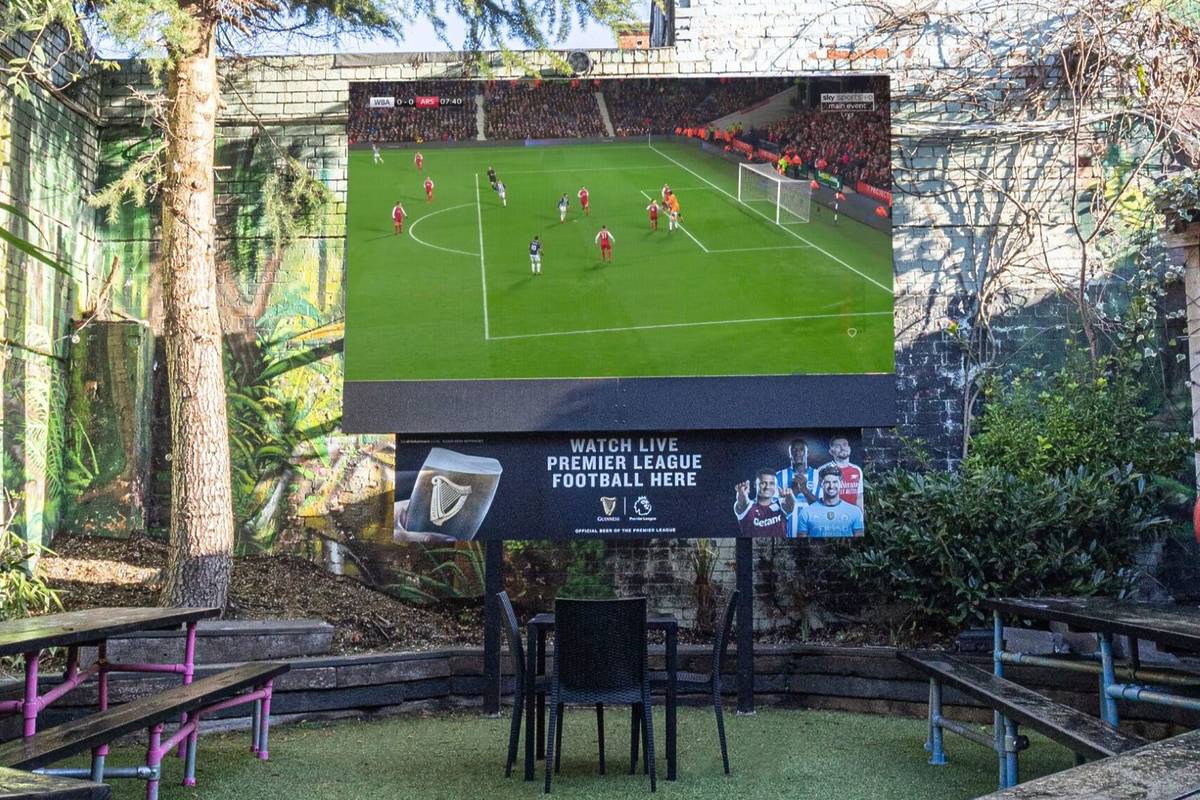 Lord Clifden beer garden in Birmingham