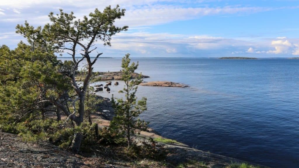 A Finnish Island Asks Tourist To Ditch Their Mobiles This Summer As It Becomes A &#8216;Phone-Free Zone&#8217;