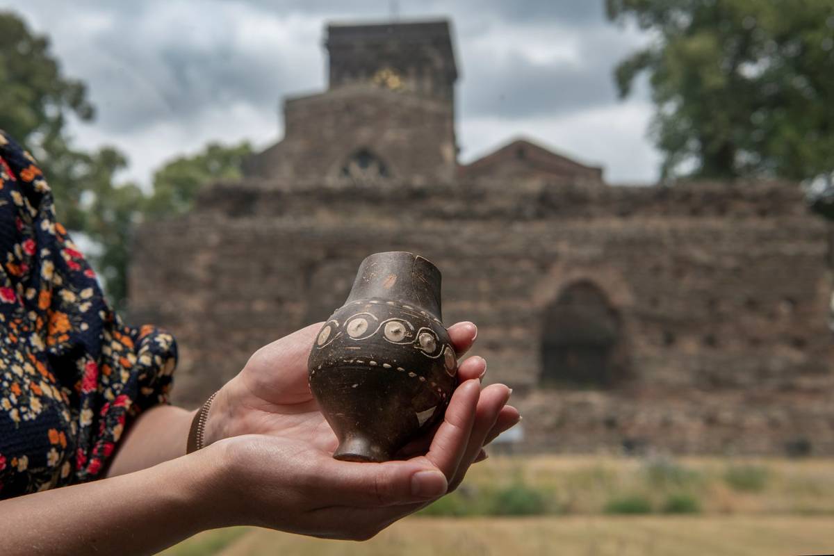 6 Roman pottery that will be on display at the Jewry Wall Museum in Leicester from Saturday 26 July