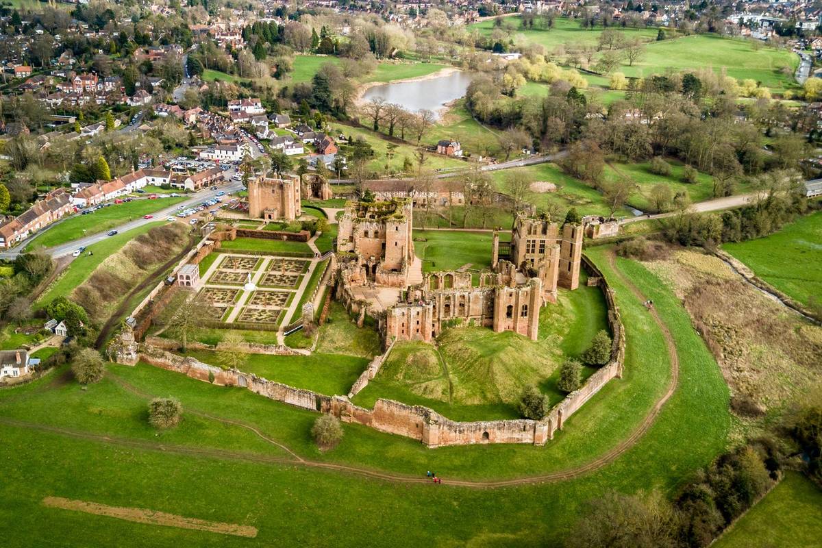 Kenilworth Town with the Castle in the foreground