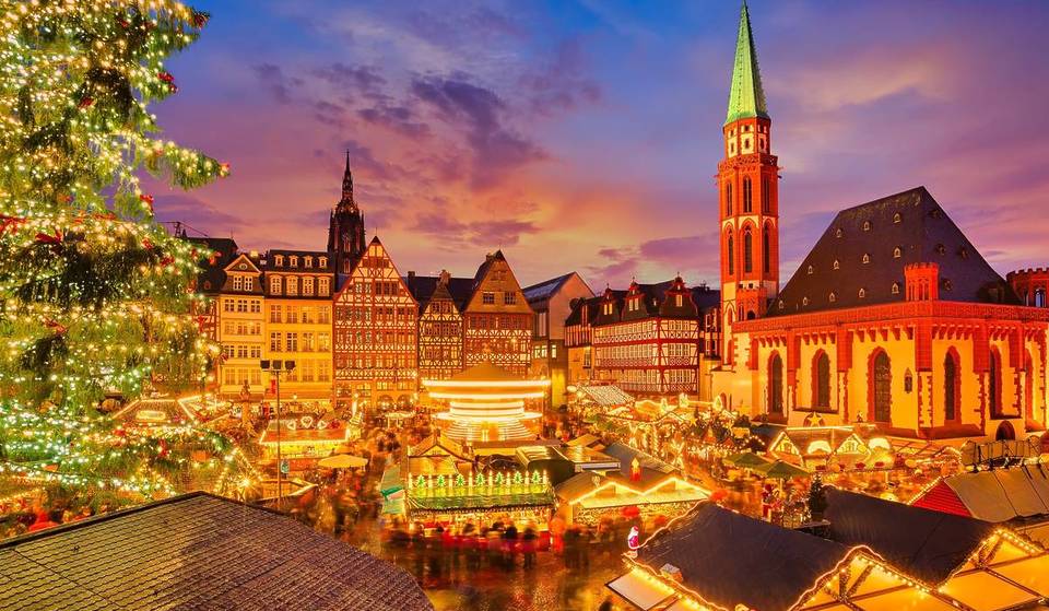 The Original Frankfurt Christmas Market Is On Another Level &#8211; Dating Back To 1393, It Has Hundreds Of Stalls, A Towering Christmas Tree, And A World-Famous Marzipan Pastry
