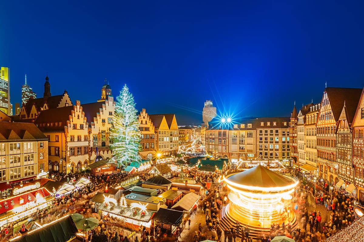 Traditional christmas market in the historic center of Frankfurt, Germany