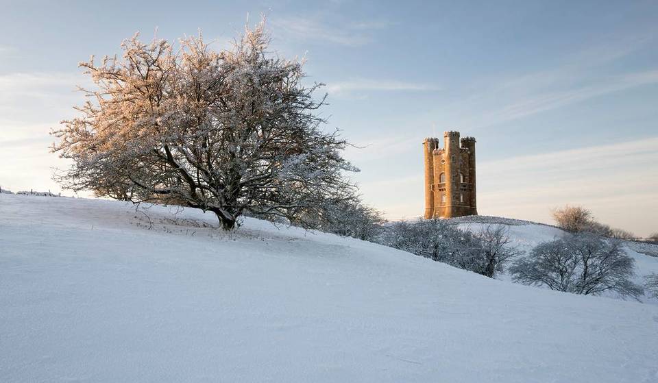 One Of The UK’s Best Winter Walks Leads To The ‘Lighthouse Of Wisdom’ That Inspired William Morris And Ends At A Cosy Pub – It’s Just An Hour From Birmingham