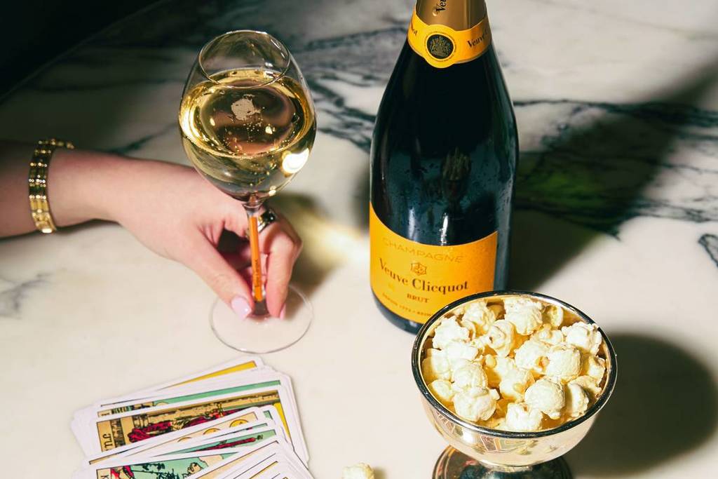 Tarot and champagne