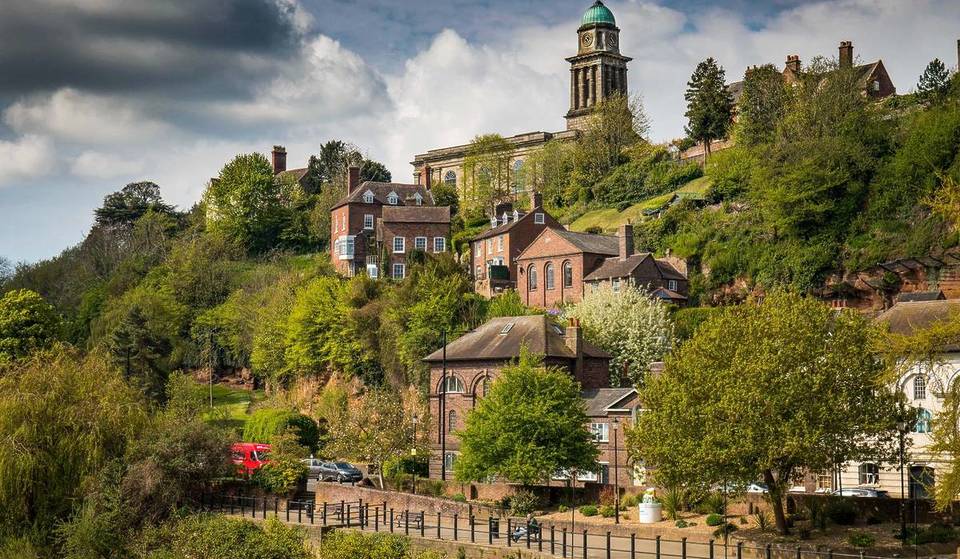 These quirky ‘low’ and ‘high’ towns 1 hour from Birmingham make one charming Shropshire spot split in two by a 100-foot cliff – it also has its own ruined castle that leans 4x more than the Leaning Tower of Pisa