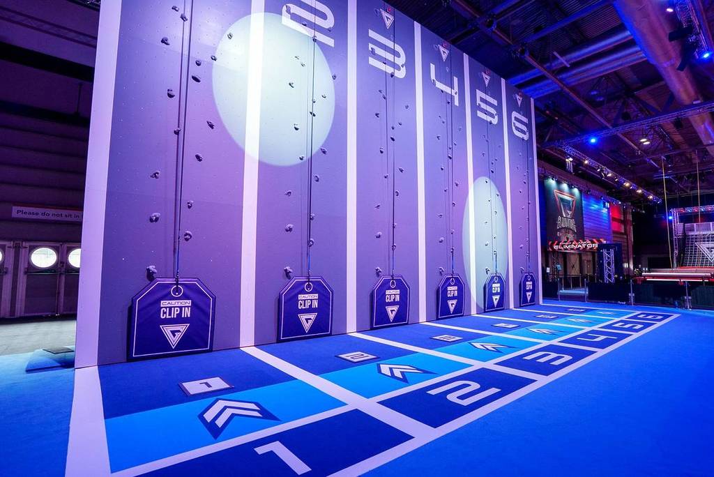 Gladiators Experience The Wall