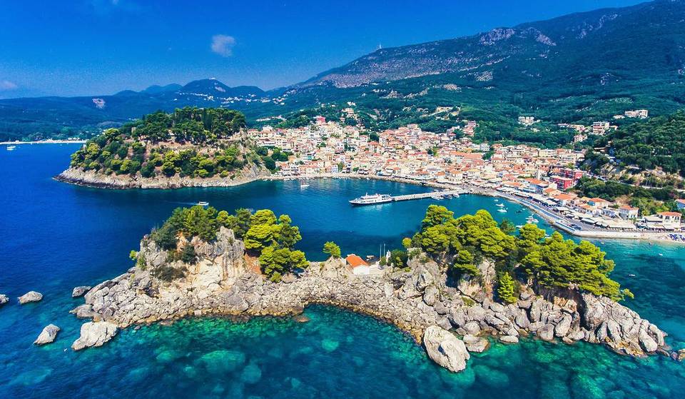 Greece scraps Entry/Exit System (EES) border rule for British travellers to ease summer airport queues – here’s everything you need to know before travelling