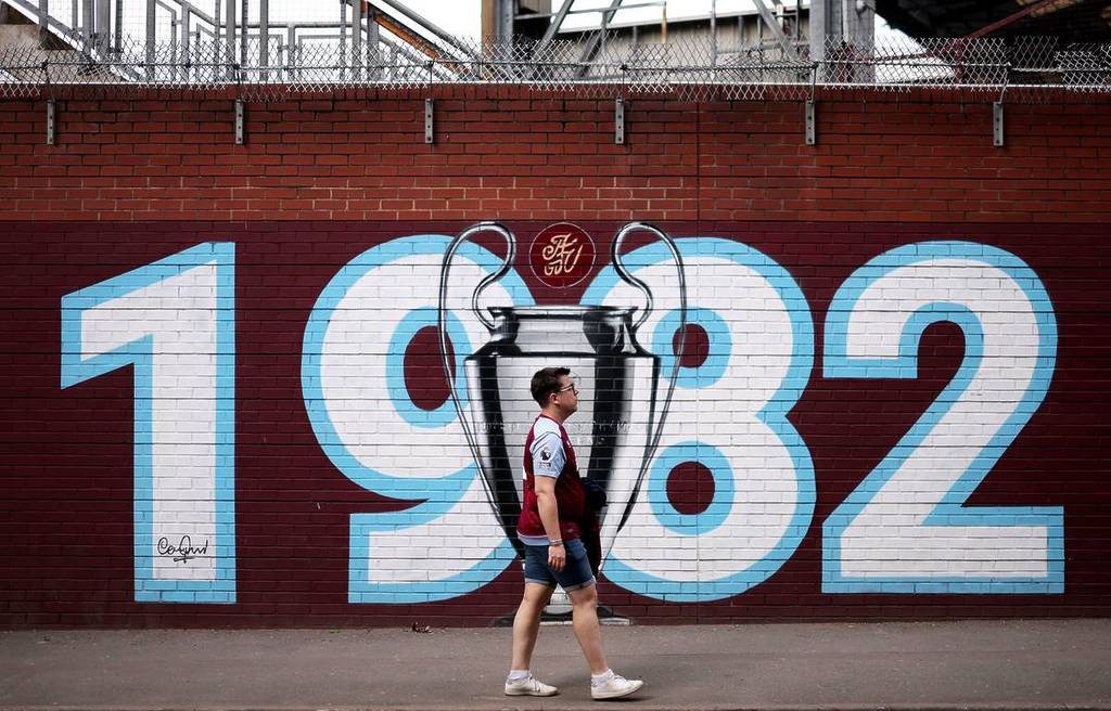 BIRMINGHAM, ENGLAND - MAY 07: An Aston Villa fan arrives at the stadium prior to the UEFA Europa League 2025/26 Semi-Final Second Leg match between Aston Villa FC and Nottingham Forest FC at Villa Park on May 07, 2026 in Birmingham, England. (Photo by Carl Recine/Getty Images)