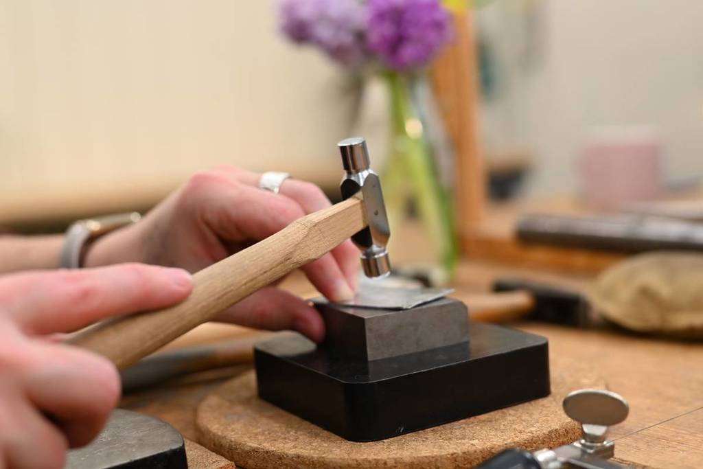 Hammering jewellery