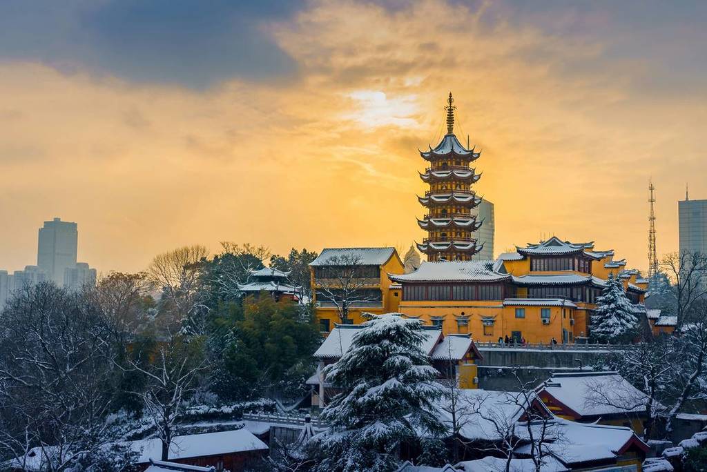 The Jiming Temple standing in the sunshine after the snow