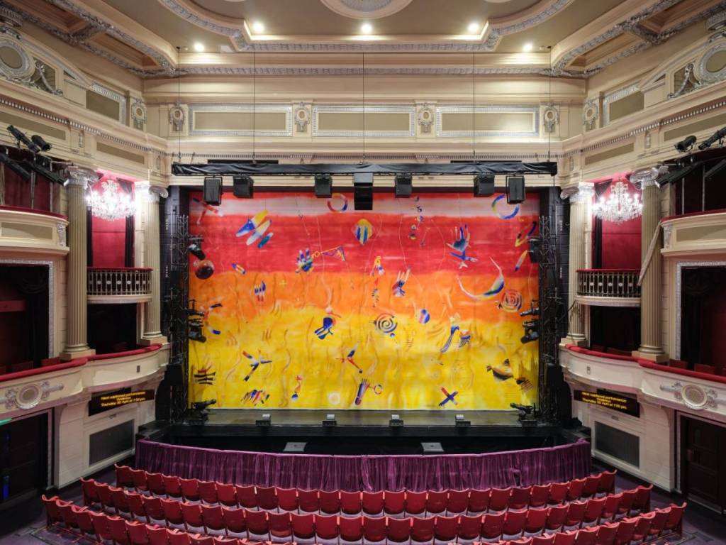 Balraj Khanna, Astral Dance (2001), Birmingham Hippodrome
Safety Curtain. Photo by Andrew Judd