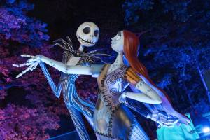 A hit ‘Disney Tim Burton’s The Nightmare Before Christmas Light Trail’ with over 1,700 luminous installations is coming to the UK for the very first time – step into the spooky world at a historic estate less than 90 minutes from Birmingham