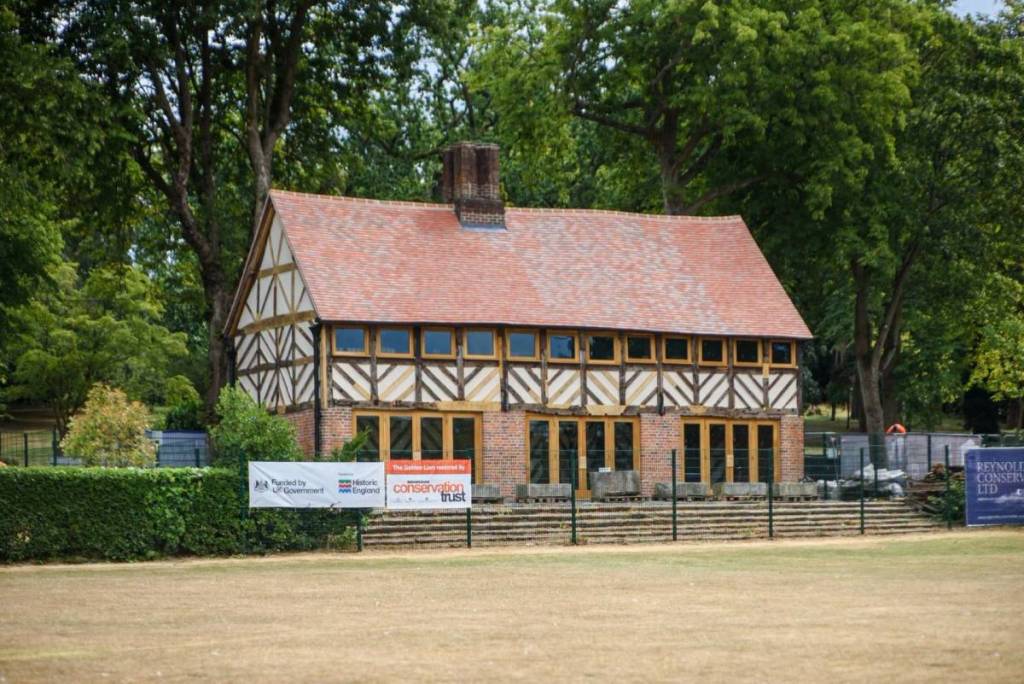 Golden Lion Inn