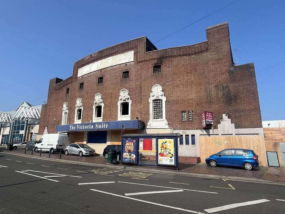 Art Deco exterior at 118 Windmill Lane