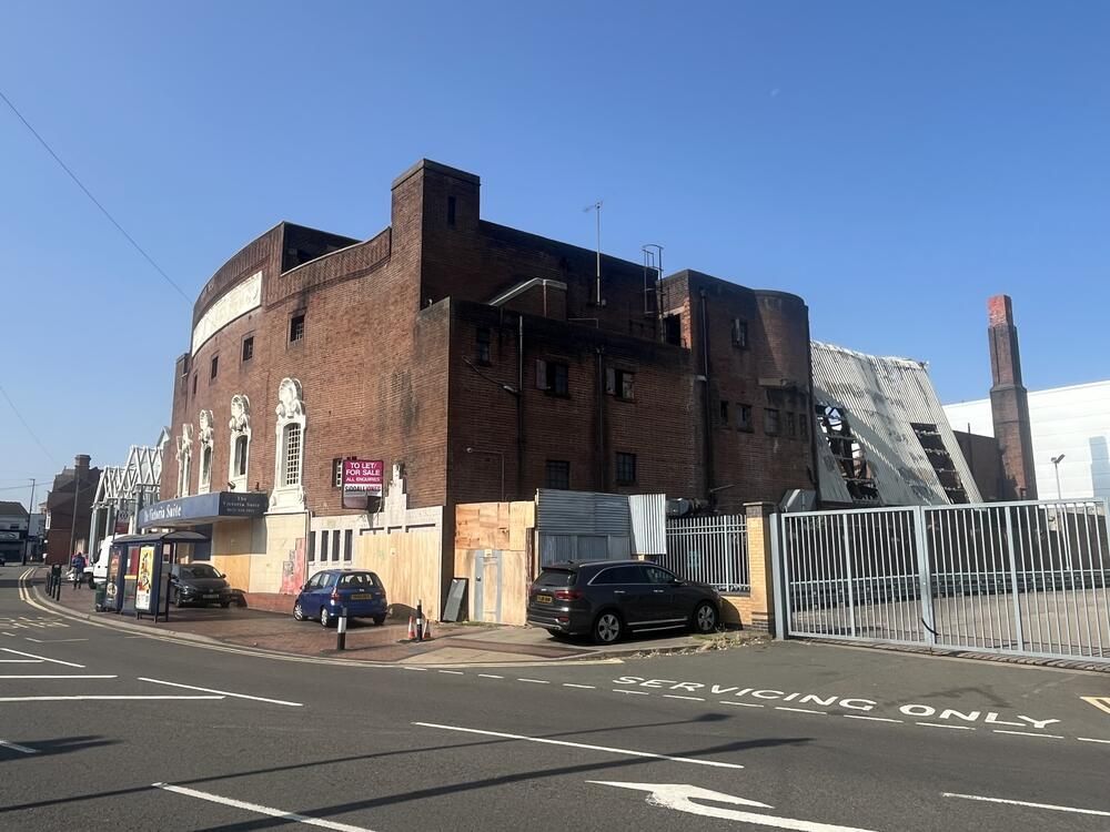 Side view of 118 Windmill Lane