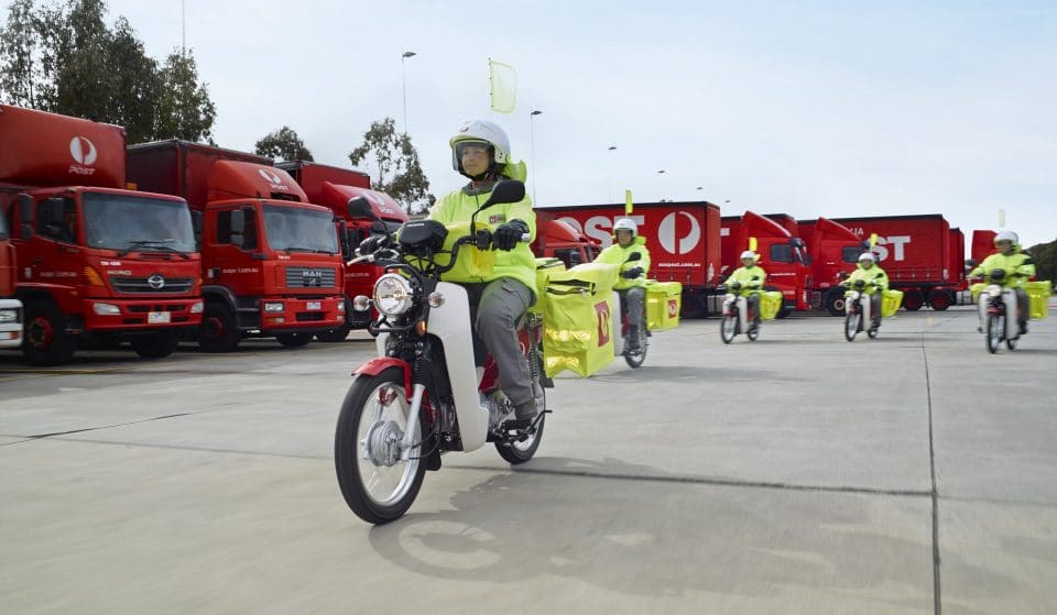Australia Post Extends Trading Hours To Keep Up With Christmas Demand